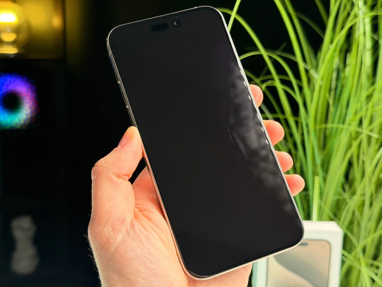 ВЖИВАНИЙ Б/У Apple iPhone 15 Pro Max 256GB Natural Titanium eSim (MU683) - Состояние: хороший | Аккумулятор: 88% | Комплектация: полный | Гарантия: 3 мес.