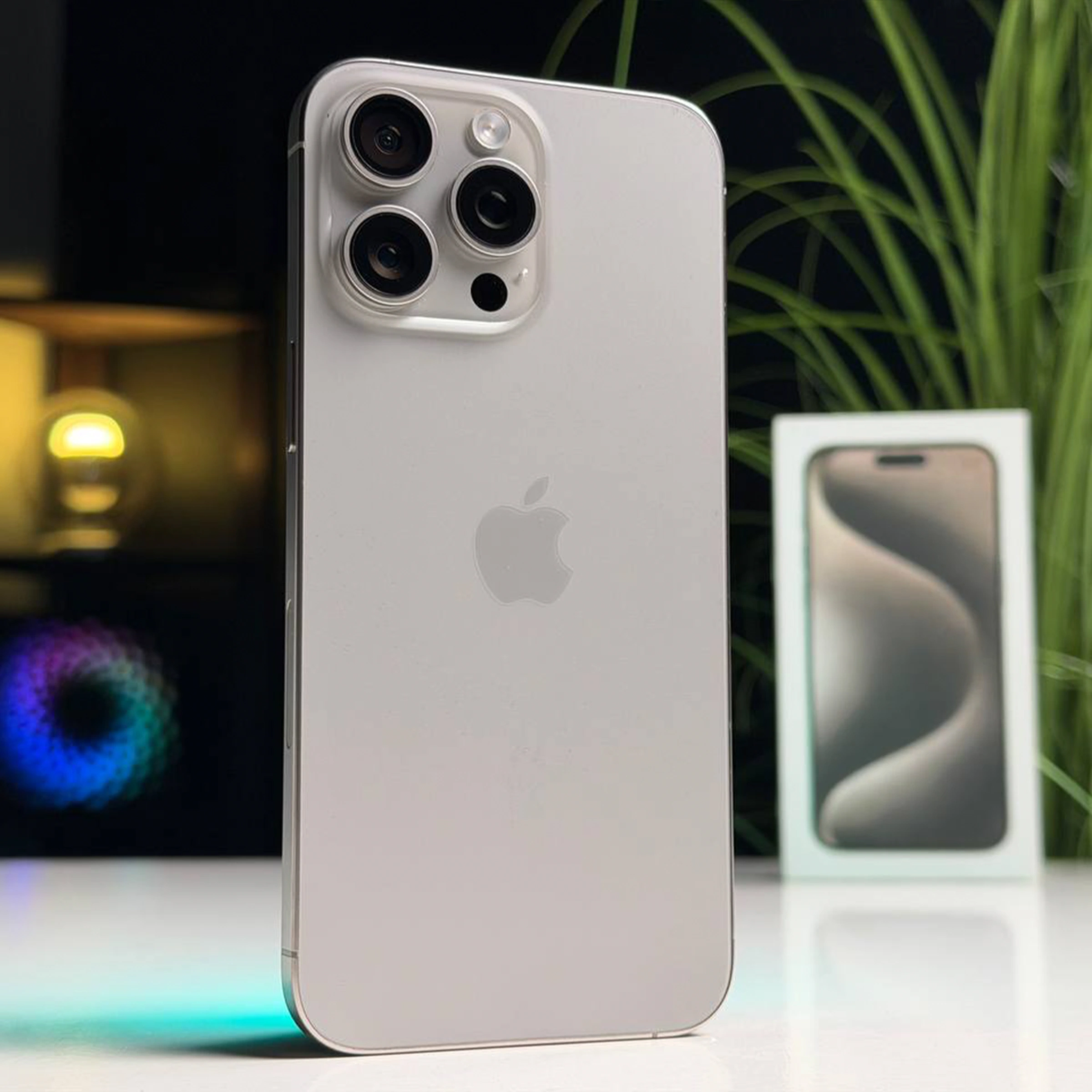 ВЖИВАНИЙ Б/У Apple iPhone 15 Pro Max 256GB Natural Titanium eSim (MU683) - Состояние: хороший | Аккумулятор: 88% | Комплектация: полный | Гарантия: 3 мес.