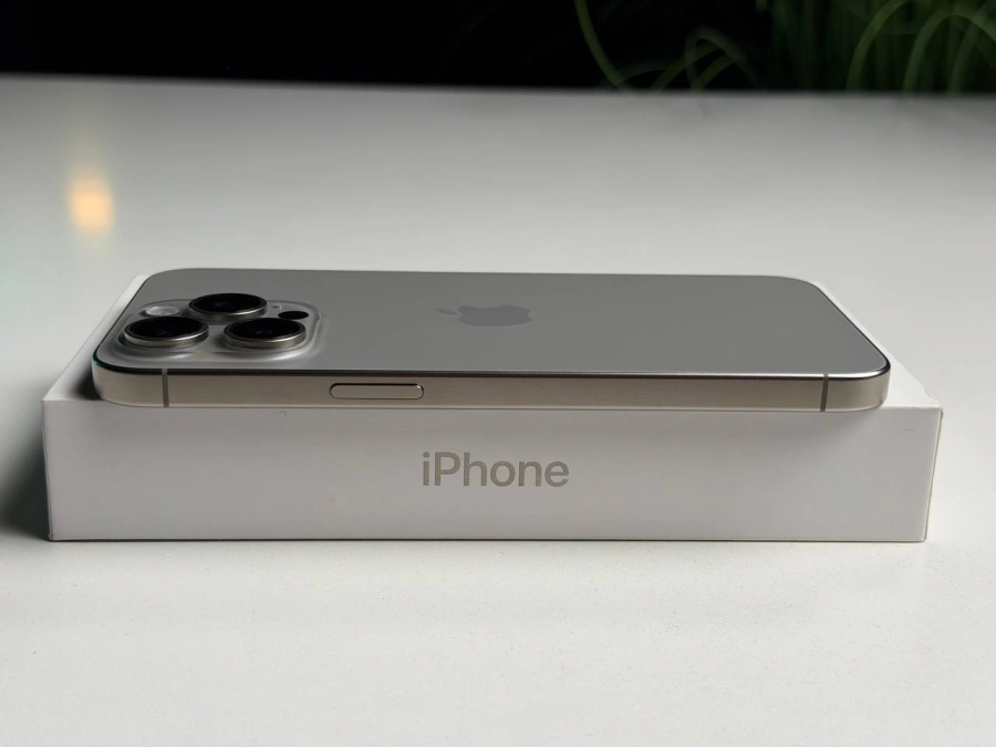 ВЖИВАНИЙ Б/У Apple iPhone 15 Pro Max 256GB Natural Titanium (MU793) - Стан: гарний | Акумулятор: 100% | Комплектація: повний | Гарантія: 3 міс.
