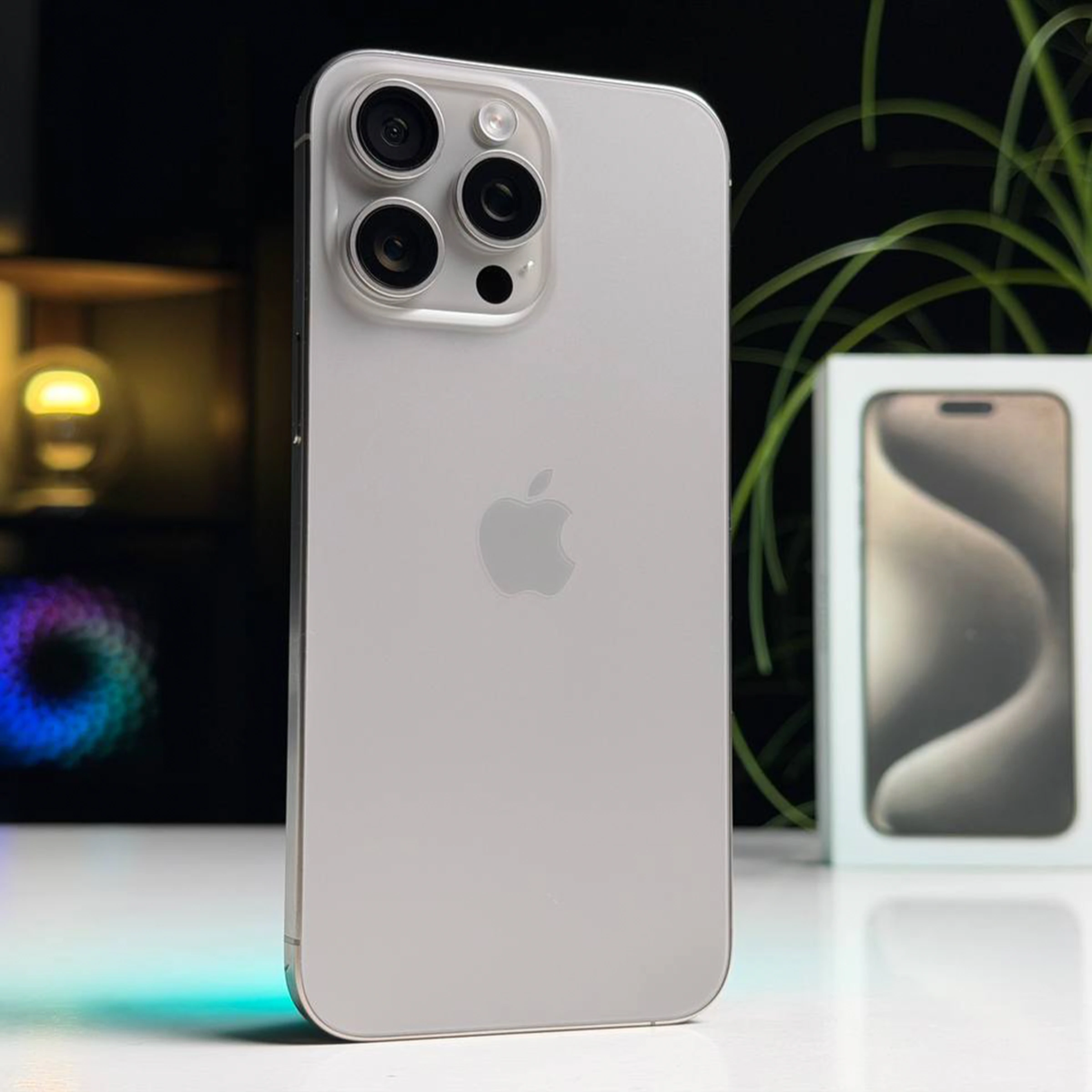 ВЖИВАНИЙ Б/У Apple iPhone 15 Pro Max 256GB Natural Titanium (MU793) - Стан: гарний | Акумулятор: 100% | Комплектація: повний | Гарантія: 3 міс.