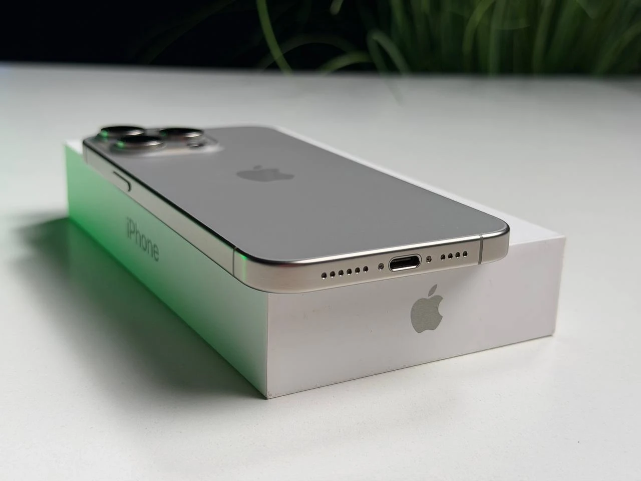 ВЖИВАНИЙ Б/У Apple iPhone 15 Pro Max 256GB Natural Titanium (MU793) - Состояние: идеальный | Аккумулятор: 86% | Комплектация: полный | Гарантия: 3 мес.