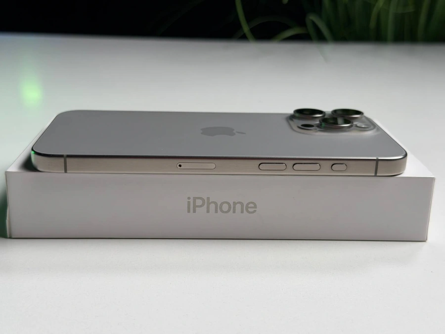 ВЖИВАНИЙ Б/У Apple iPhone 15 Pro Max 256GB Natural Titanium (MU793) - Состояние: идеальный | Аккумулятор: 86% | Комплектация: полный | Гарантия: 3 мес.