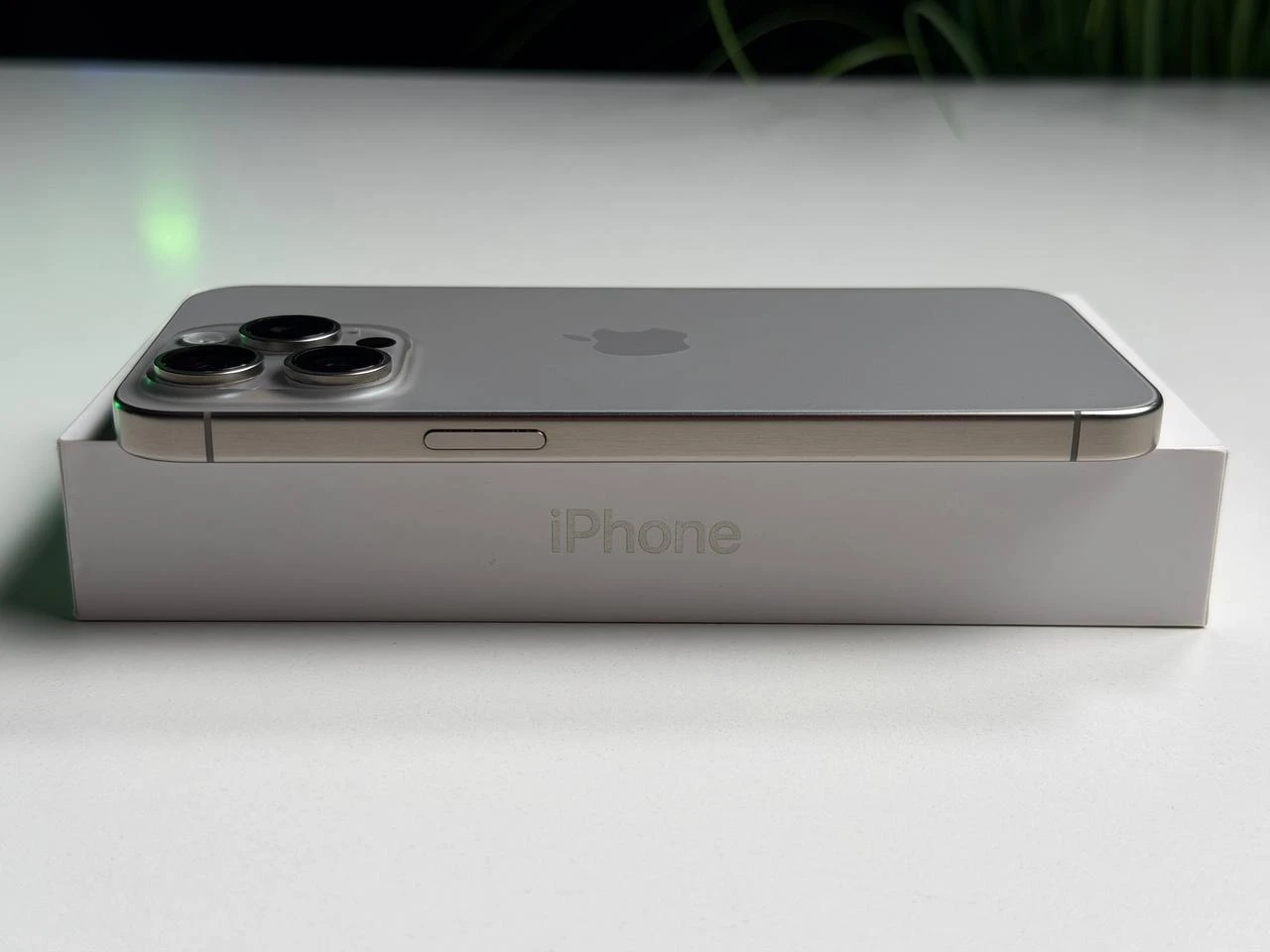 ВЖИВАНИЙ Б/У Apple iPhone 15 Pro Max 256GB Natural Titanium (MU793) - Состояние: идеальный | Аккумулятор: 86% | Комплектация: полный | Гарантия: 3 мес.