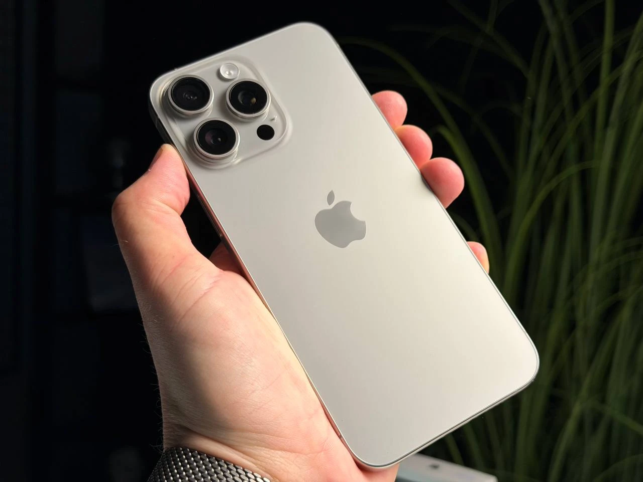 ВЖИВАНИЙ Б/У Apple iPhone 15 Pro Max 256GB Natural Titanium (MU793) - Состояние: хороший | Аккумулятор: 87% | Комплектация: полный | Гарантия: 3 мес.