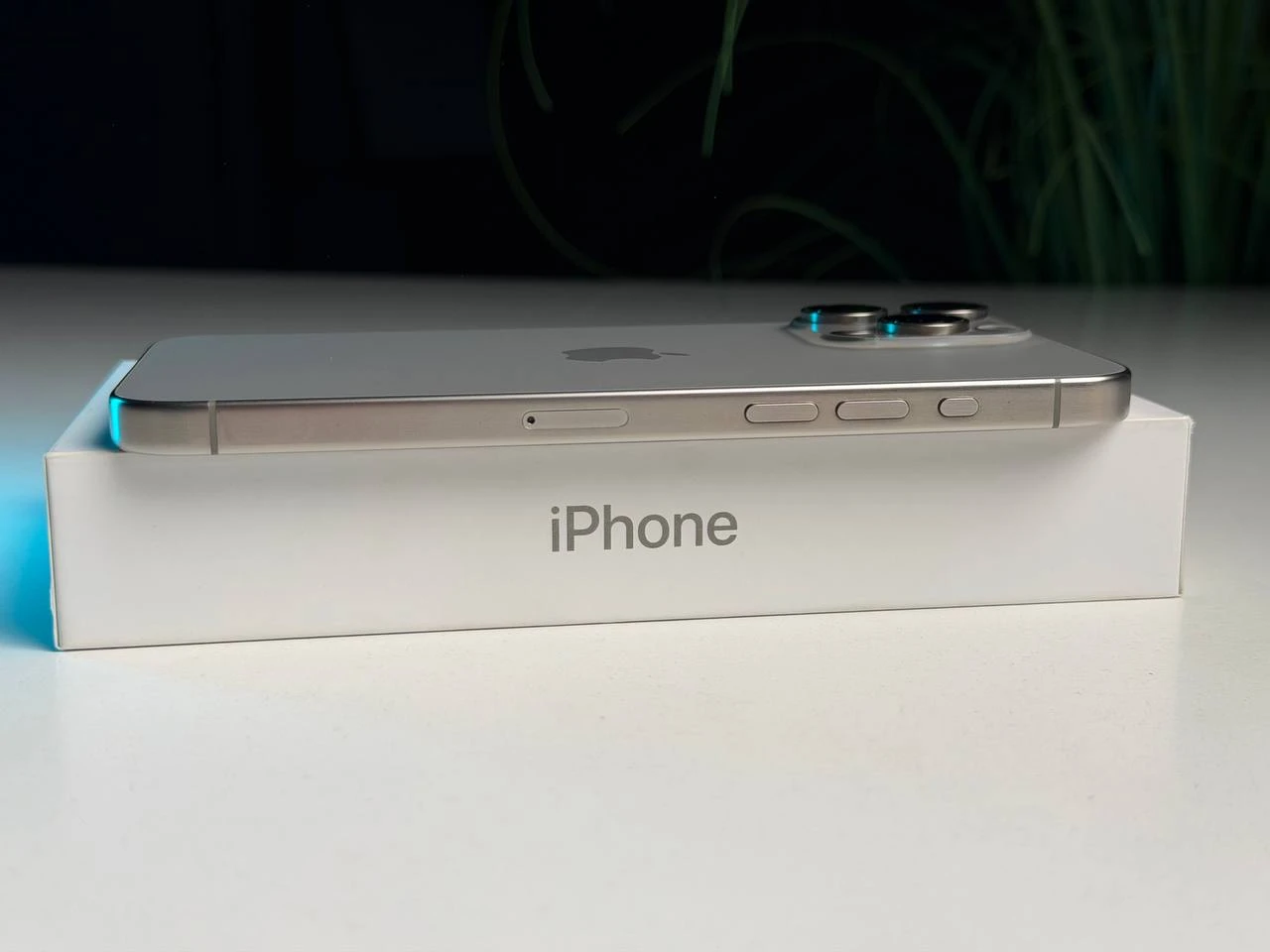 ВЖИВАНИЙ Б/У Apple iPhone 15 Pro Max 256GB Natural Titanium (MU793) - Состояние: хороший | Аккумулятор: 87% | Комплектация: полный | Гарантия: 3 мес.