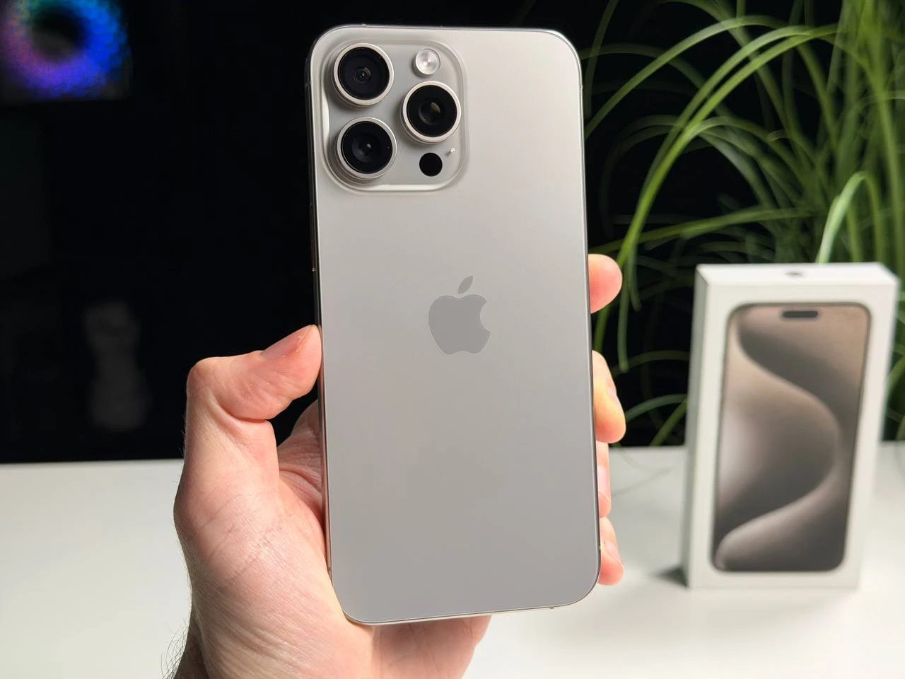ВЖИВАНИЙ Б/У Apple iPhone 15 Pro Max 256GB Natural Titanium (MU793) - Стан: гарний | Акумулятор: 89% | Комплектація: повний | Гарантія: 3 міс.