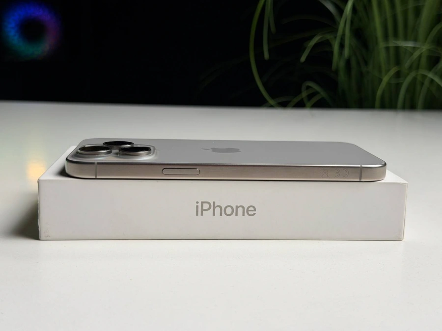 ВЖИВАНИЙ Б/У Apple iPhone 15 Pro Max 256GB Natural Titanium (MU793) - Стан: гарний | Акумулятор: 89% | Комплектація: повний | Гарантія: 3 міс.