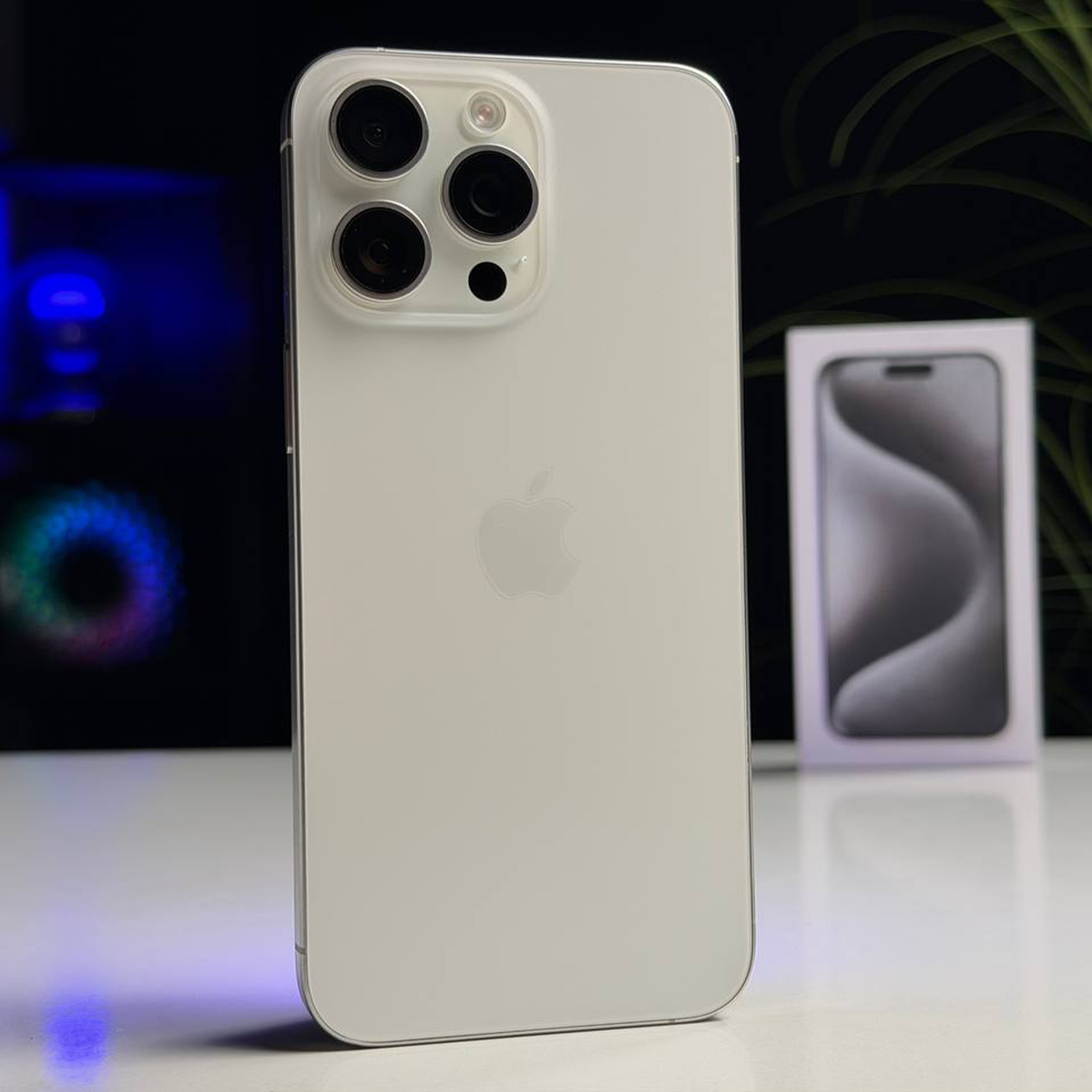ВЖИВАНИЙ Б/У Apple iPhone 15 Pro Max 256GB White Titanium (MU783) - Стан: гарний | Акумулятор: 89% | Комплектація: повний | Гарантія: 3 міс.