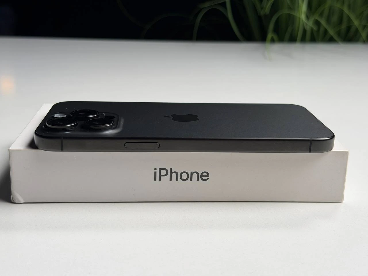 ВЖИВАНИЙ Б/У Apple iPhone 15 Pro Max 512GB Black Titanium (MU7C3) - Состояние: хороший | Аккумулятор: 100% | Комплектация: полный | Гарантия: 3 мес.