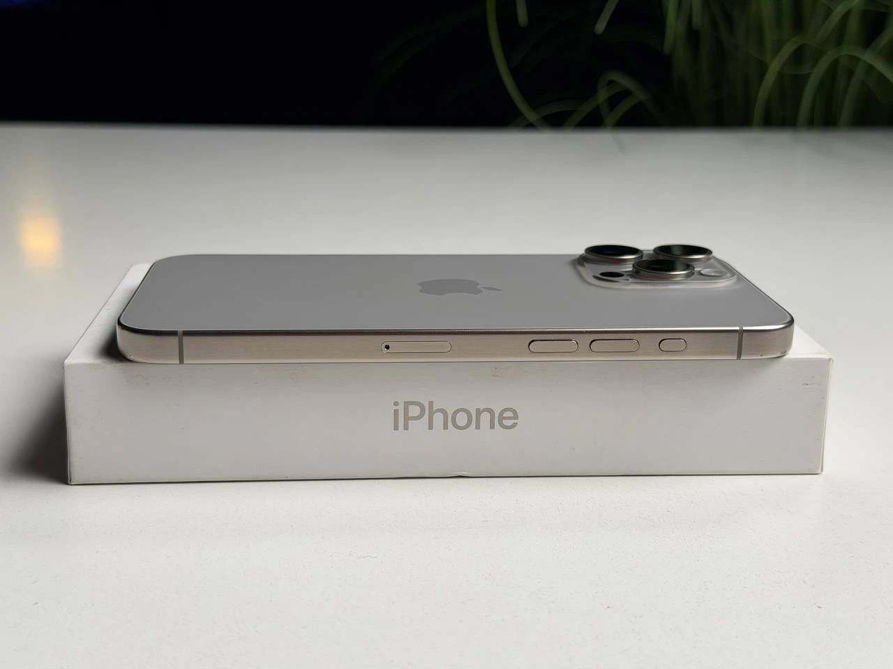 ВЖИВАНИЙ Б/У Apple iPhone 15 Pro Max 512GB Natural Titanium (MU7E3) - Состояние: хороший | Аккумулятор: 100% | Комплектация: полный | Гарантия: 3 мес.