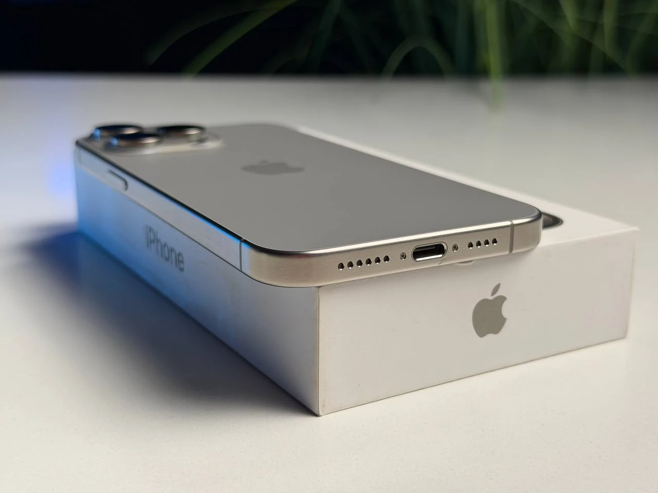 ВЖИВАНИЙ Б/У Apple iPhone 15 Pro Max 512GB Natural Titanium (MU7E3) - Состояние: хороший | Аккумулятор: 100% | Комплектация: полный | Гарантия: 3 мес.