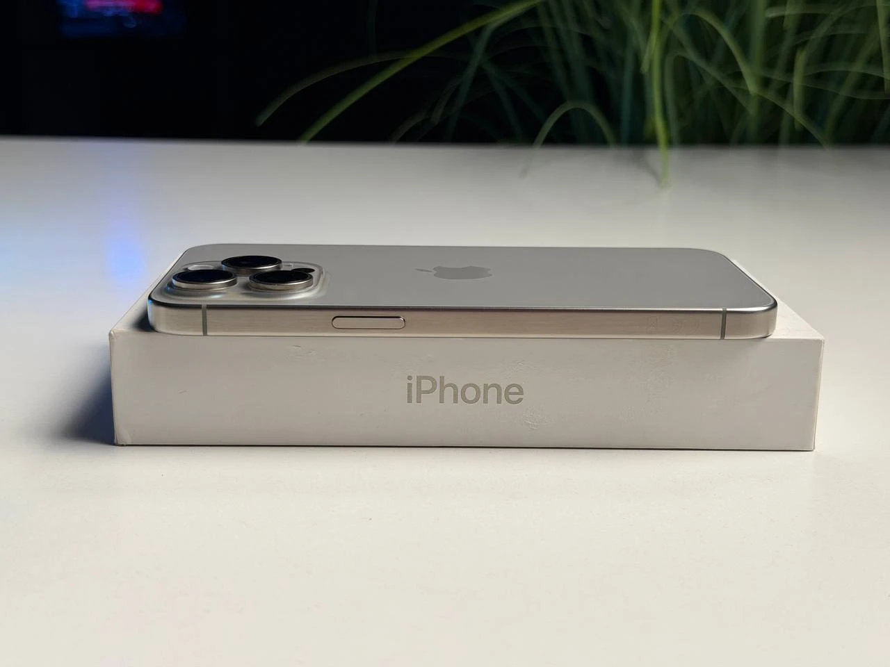 ВЖИВАНИЙ Б/У Apple iPhone 15 Pro Max 512GB Natural Titanium (MU7E3) - Состояние: хороший | Аккумулятор: 100% | Комплектация: полный | Гарантия: 3 мес.