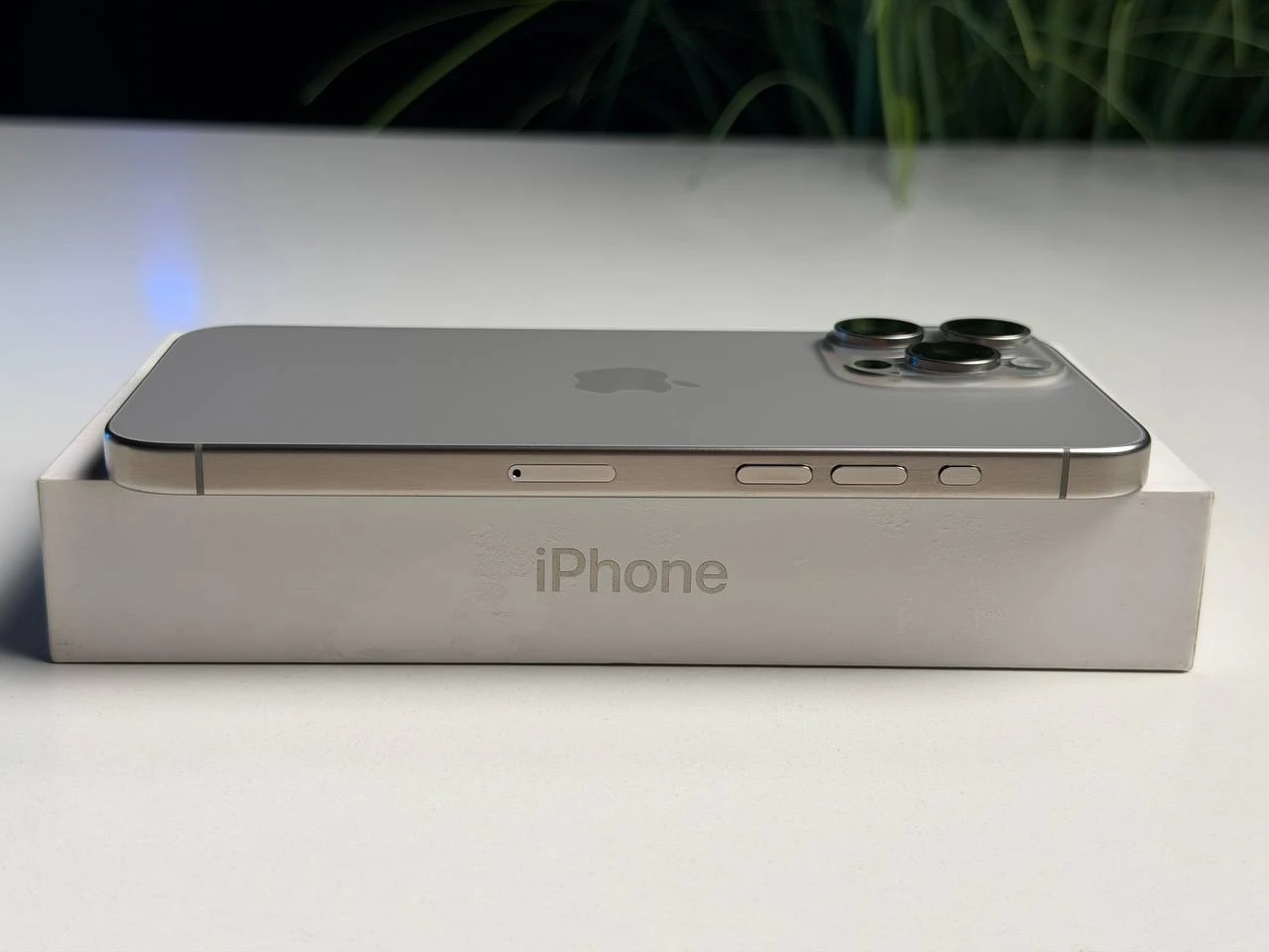 ВЖИВАНИЙ Б/У Apple iPhone 15 Pro Max 512GB Natural Titanium (MU7E3) - Состояние: хороший | Аккумулятор: 100% | Комплектация: полный | Гарантия: 3 мес.