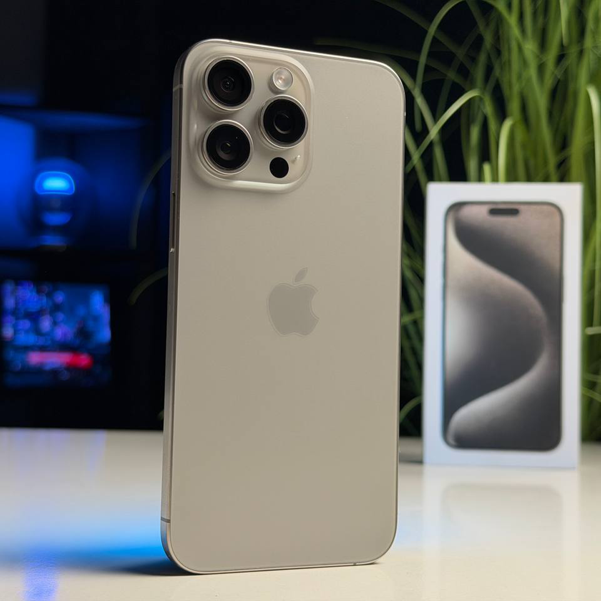 ВЖИВАНИЙ Б/У Apple iPhone 15 Pro Max 512GB Natural Titanium (MU7E3) - Состояние: хороший | Аккумулятор: 100% | Комплектация: полный | Гарантия: 3 мес.