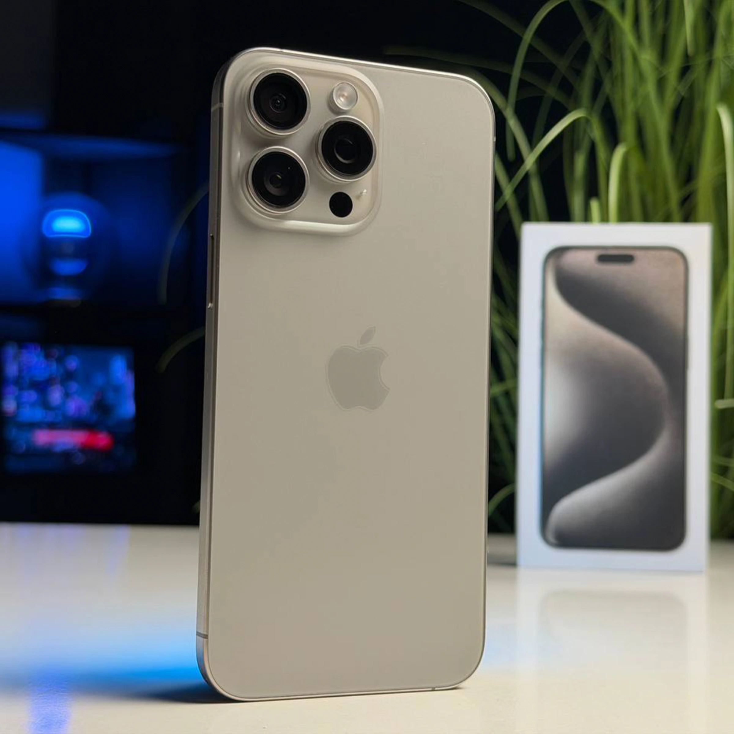 ВЖИВАНИЙ Б/У Apple iPhone 15 Pro Max 512GB Natural Titanium (MU7E3) - Состояние: хороший | Аккумулятор: 100% | Комплектация: полный | Гарантия: 3 мес.