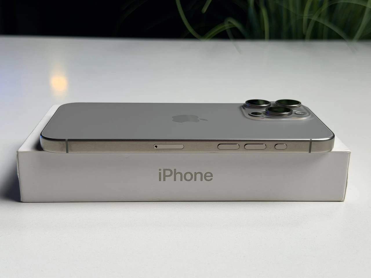 ВЖИВАНИЙ Б/У Apple iPhone 15 Pro Max 512GB Natural Titanium (MU7E3) - Состояние: хороший | Аккумулятор: 100% | Комплектация: полный | Гарантия: 3 мес.