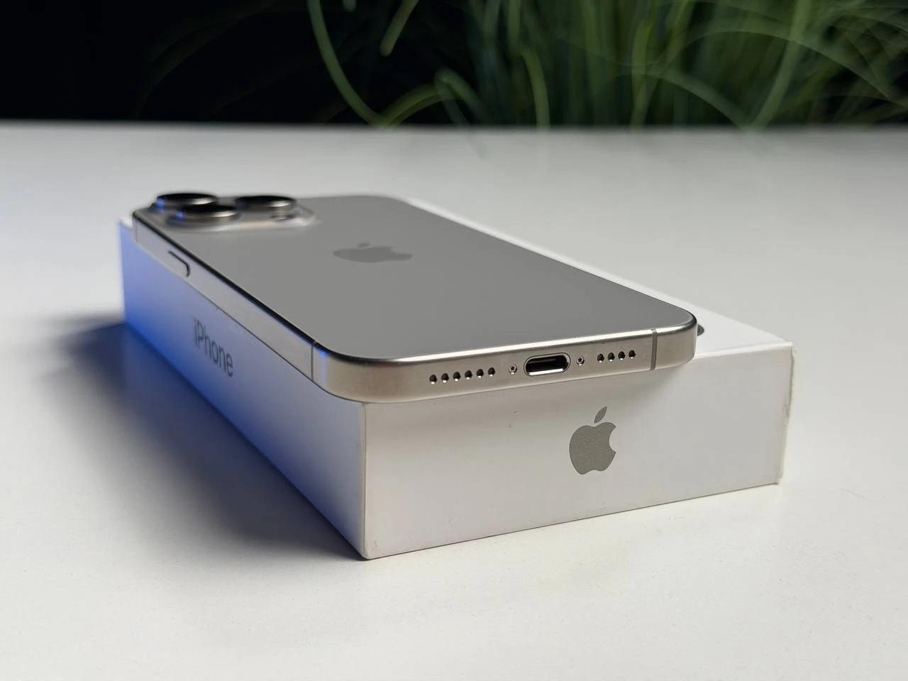 ВЖИВАНИЙ Б/У Apple iPhone 15 Pro Max 512GB Natural Titanium (MU7E3) - Состояние: хороший | Аккумулятор: 100% | Комплектация: полный | Гарантия: 3 мес.