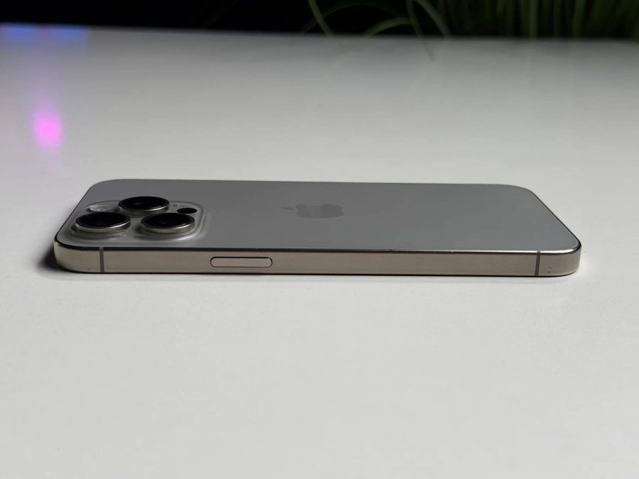 ВЖИВАНИЙ Б/У Apple iPhone 15 Pro Max 512GB Natural Titanium (MU7E3) - Состояние: хороший | Аккумулятор: 90% | Комплектация: полный | Гарантия: 3 мес.
