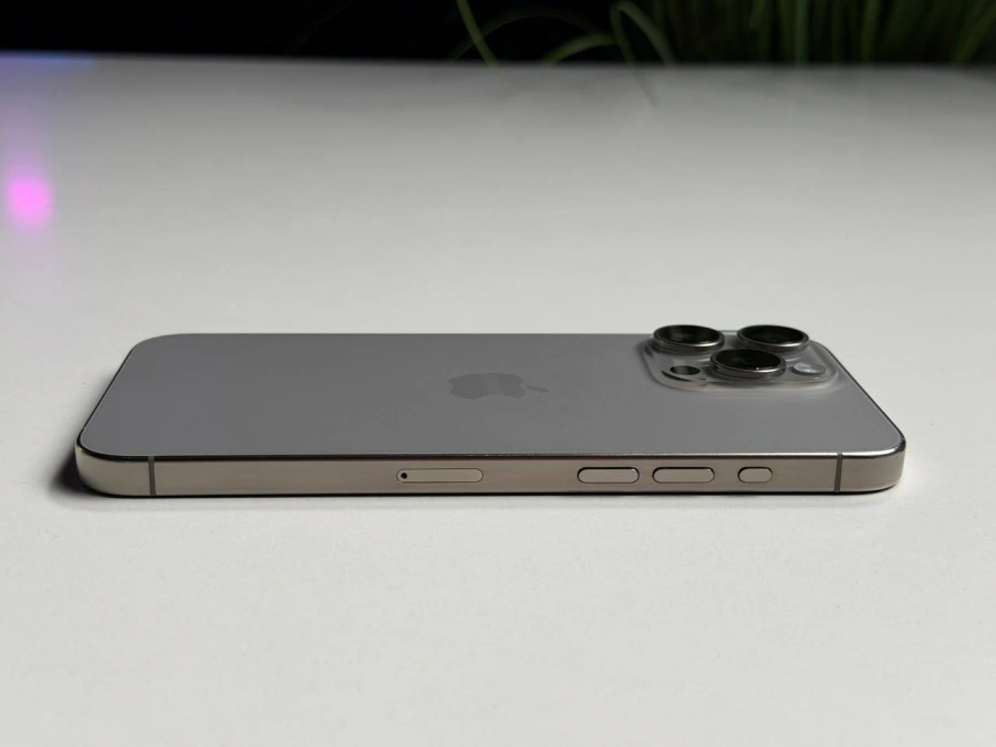 ВЖИВАНИЙ Б/У Apple iPhone 15 Pro Max 512GB Natural Titanium (MU7E3) - Состояние: хороший | Аккумулятор: 90% | Комплектация: полный | Гарантия: 3 мес.