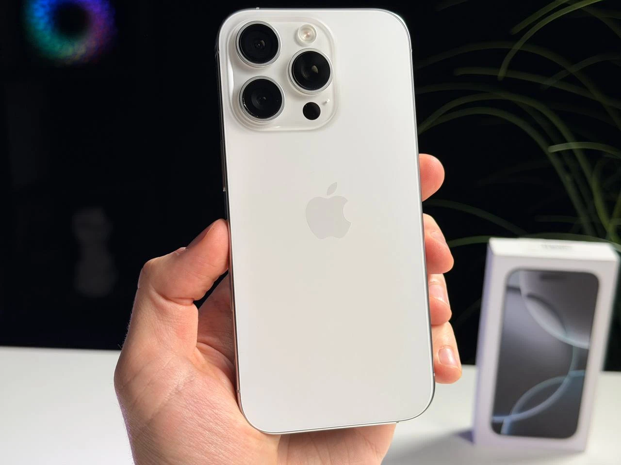 ВЖИВАНИЙ Б/У Apple iPhone 16 Pro 128GB eSim White Titanium (MYMA3) - Состояние: хороший | Аккумулятор: 90% | Комплектация: полный | Гарантия: 3 мес.