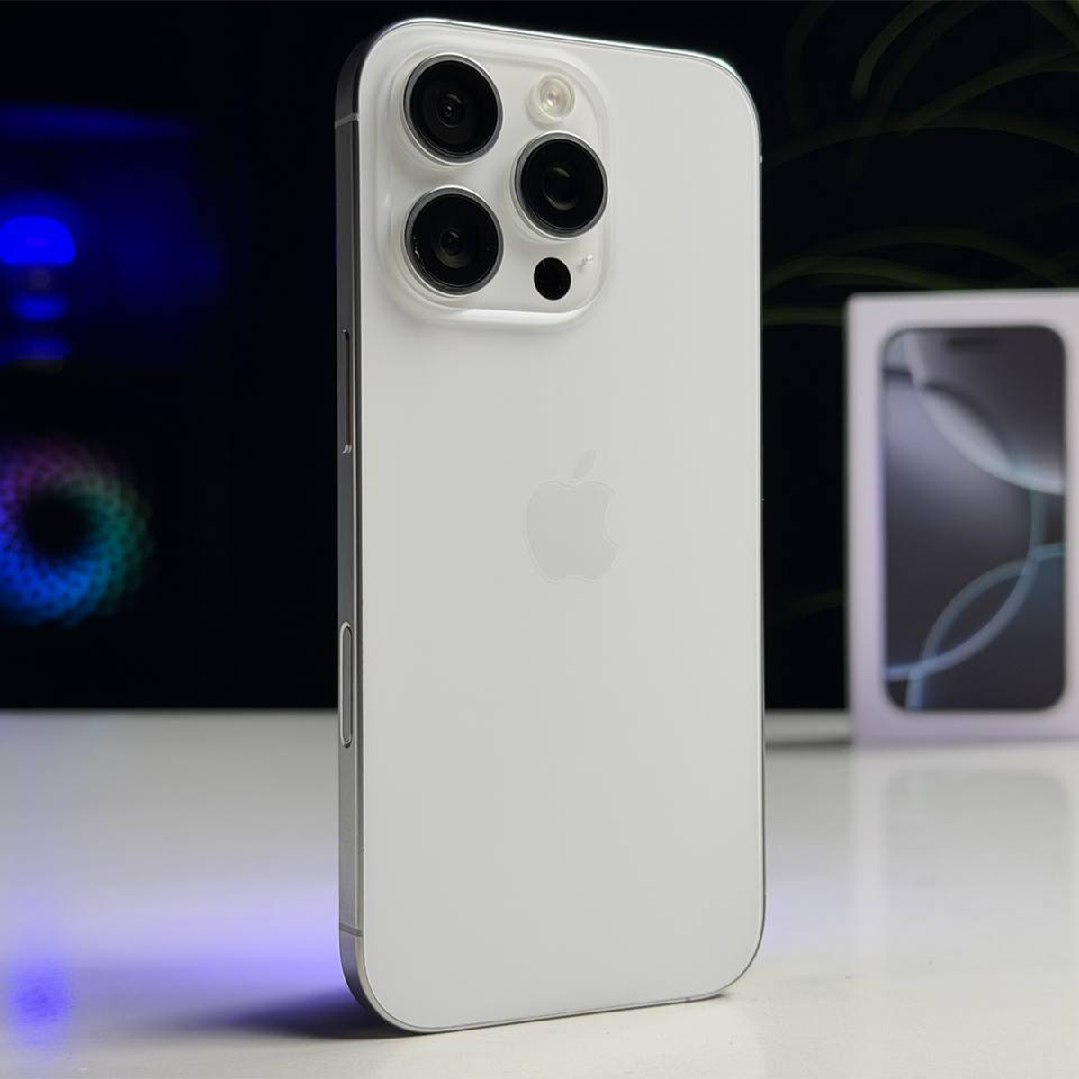ВЖИВАНИЙ Б/У Apple iPhone 16 Pro 128GB eSim White Titanium (MYMA3) - Состояние: хороший | Аккумулятор: 90% | Комплектация: полный | Гарантия: 3 мес.