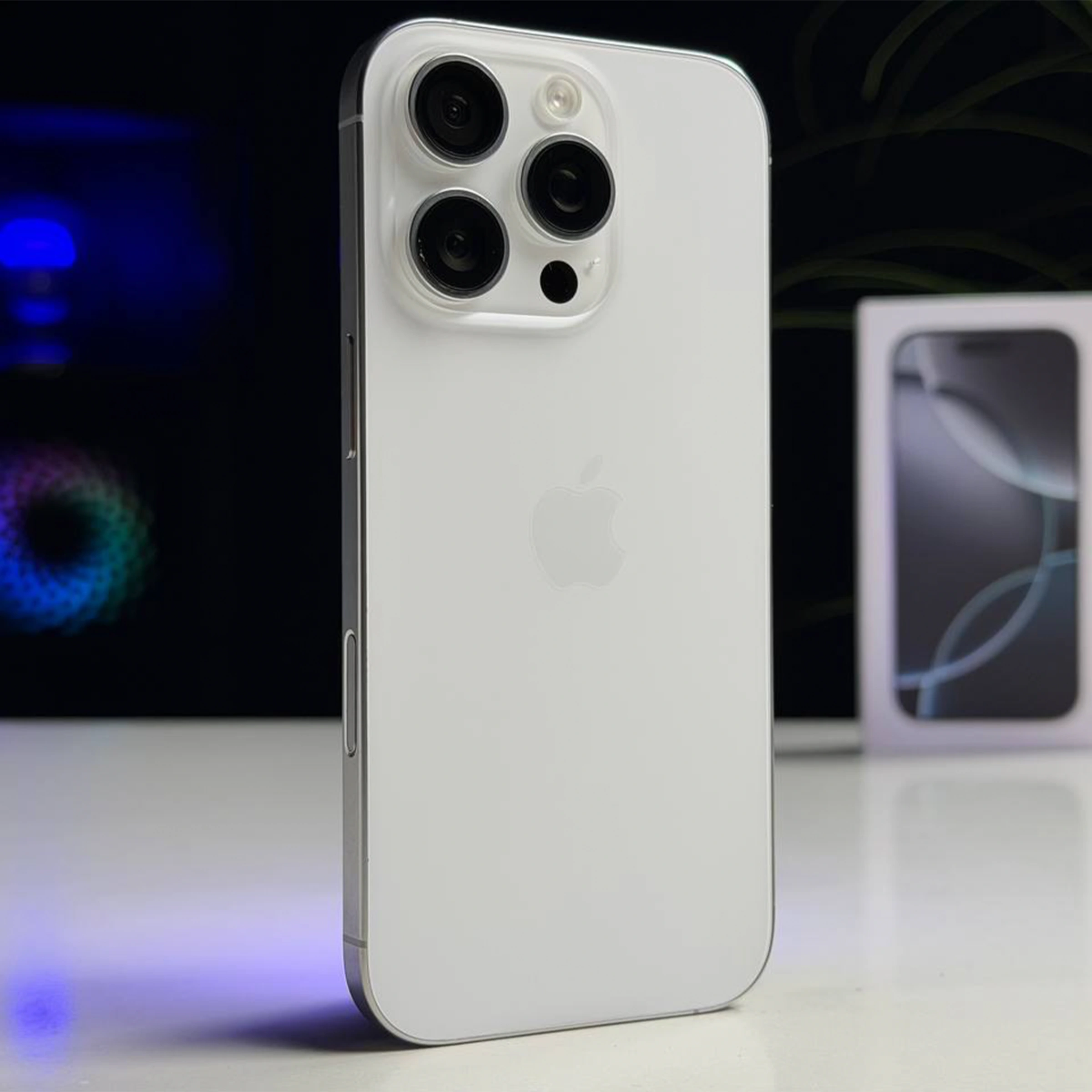 ВЖИВАНИЙ Б/У Apple iPhone 16 Pro 128GB eSim White Titanium (MYMA3) - Состояние: хороший | Аккумулятор: 90% | Комплектация: полный | Гарантия: 3 мес.