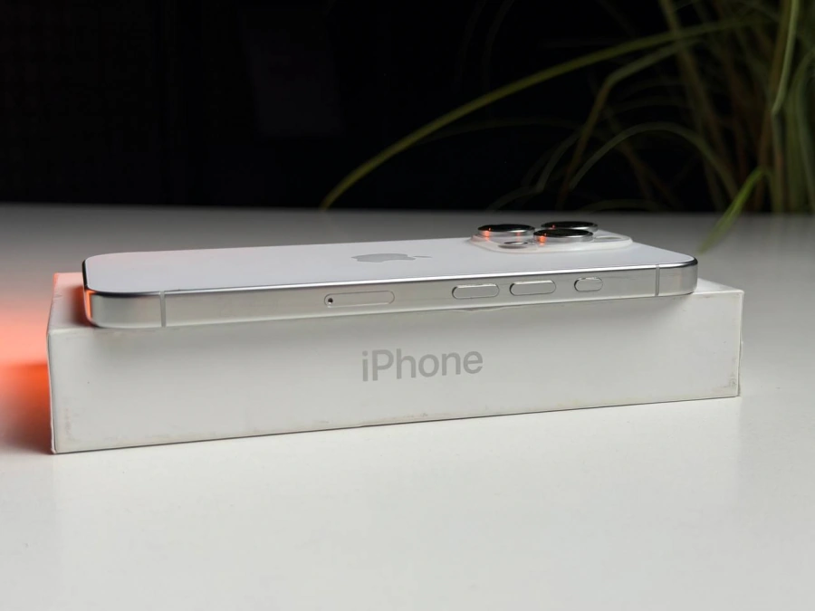 ВЖИВАНИЙ Б/У Apple iPhone 16 Pro 128GB White Titanium (MYNE3) - Состояние: хороший | Аккумулятор: 93% | Комплектация: полный | Гарантия: 3 мес.