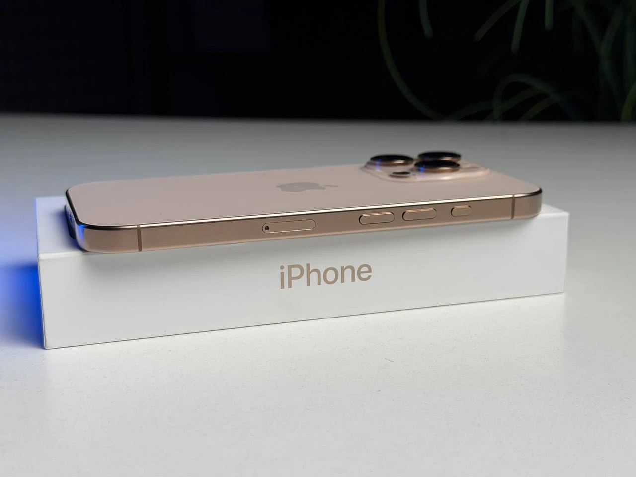 ВЖИВАНИЙ Б/У Apple iPhone 16 Pro 256GB Desert Titanium (MYNK3) - Состояние: хороший | Аккумулятор: 91% | Комплектация: полный | Гарантия: 3 мес.