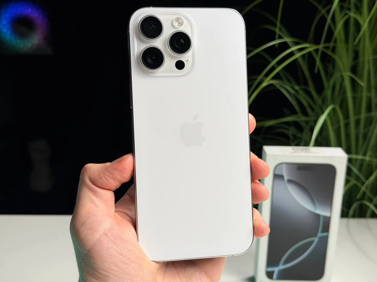 ВЖИВАНИЙ Б/У Apple iPhone 16 Pro Max 1TB White Titanium (MYX53) - Состояние: хороший | Аккумулятор: 93% | Комплектация: полный | Гарантия: 3 мес.