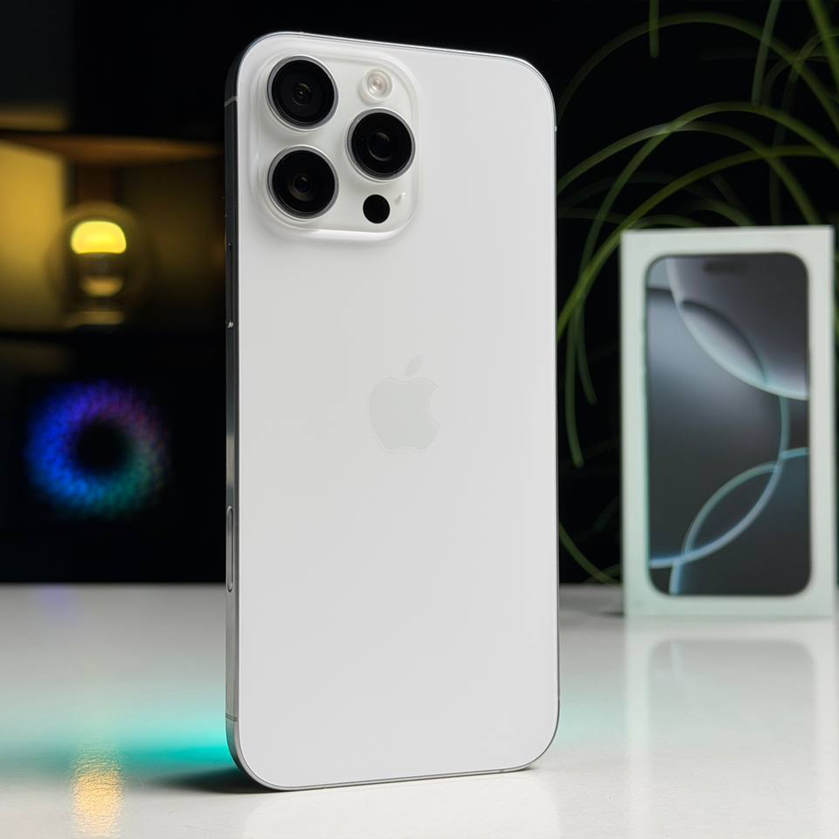 ВЖИВАНИЙ Б/У Apple iPhone 16 Pro Max 1TB White Titanium (MYX53) - Состояние: хороший | Аккумулятор: 93% | Комплектация: полный | Гарантия: 3 мес.
