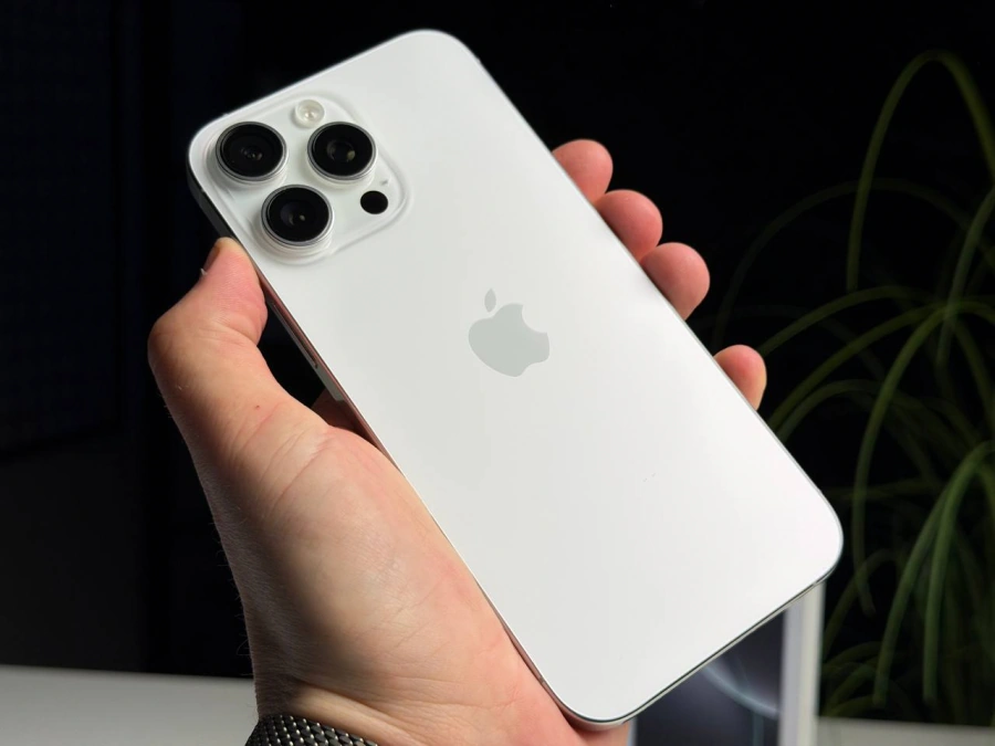 ВЖИВАНИЙ Б/У Apple iPhone 16 Pro Max 256GB White Titanium (MYWW3) - Состояние: удовлетворительный | Аккумулятор: 90% | Комплектация: полный | Гарантия: 3 мес.