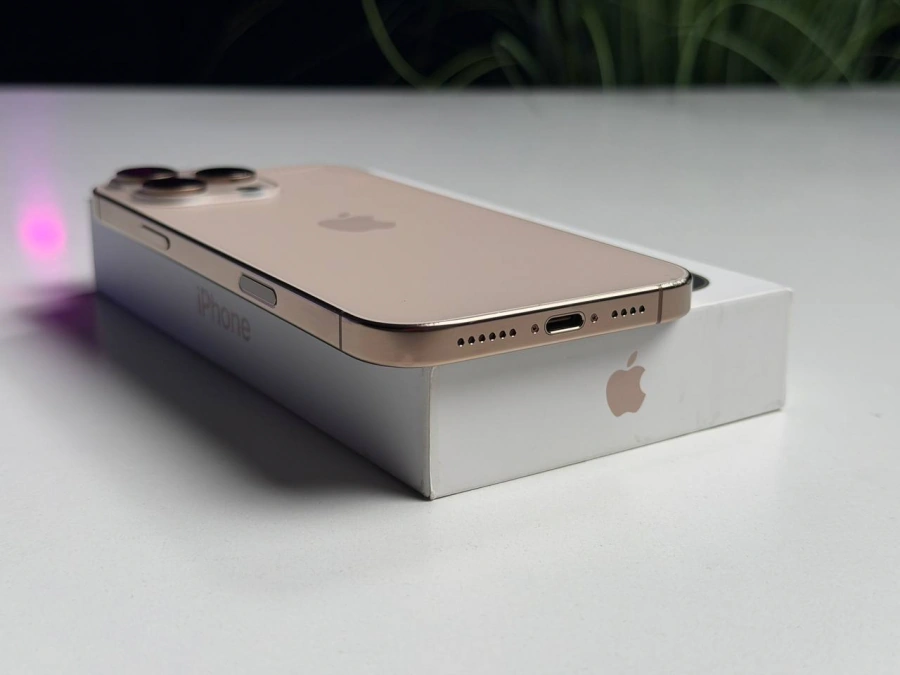 ВЖИВАНИЙ Б/У Apple iPhone 16 Pro Max 512GB Desert Titanium (MYX23) - Состояние: удовлетворительный | Аккумулятор: 95% | Комплектация: полный | Гарантия: 3 мес.
