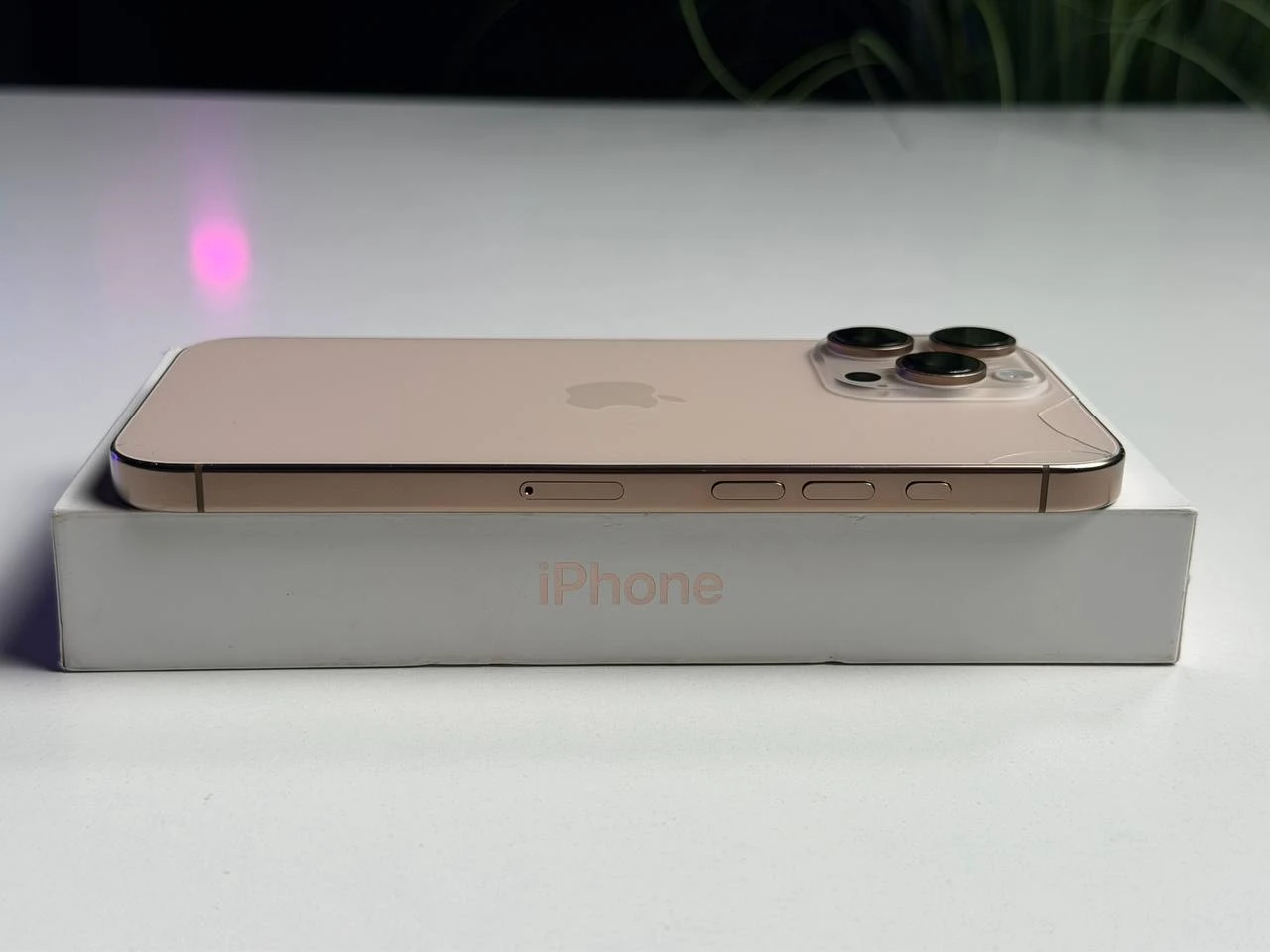 ВЖИВАНИЙ Б/У Apple iPhone 16 Pro Max 512GB Desert Titanium (MYX23) - Стан: задовільний | Акумулятор: 95% | Комплектація: повний | Гарантія: 3 міс.