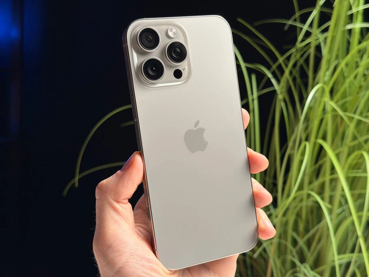 ВЖИВАНИЙ Б/У Apple iPhone 16 Pro Max 512GB Natural Titanium (MYX33) - Стан: гарний | Акумулятор: 99% | Комплектація: iPhone, кабель | Гарантія: 3 міс.