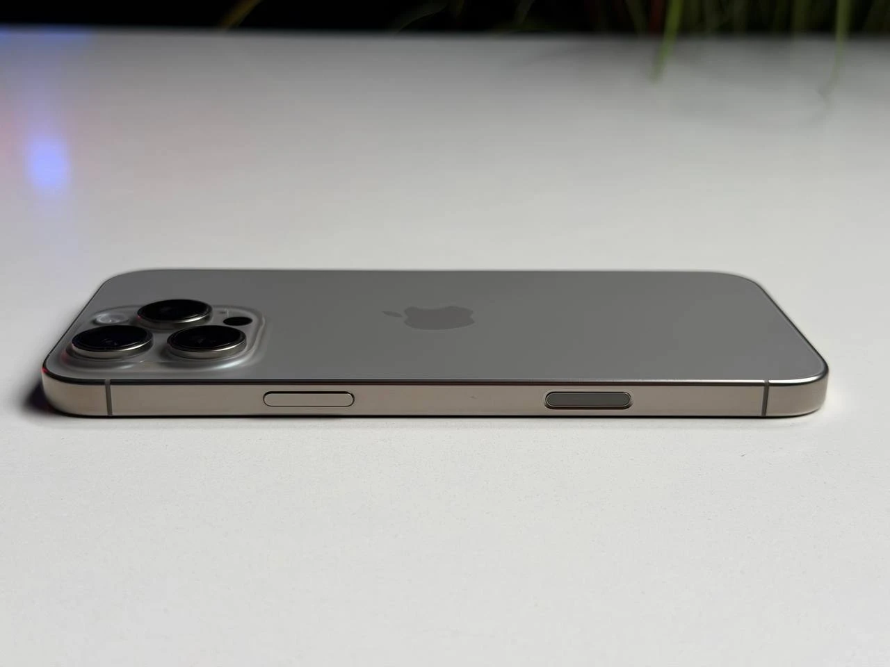 ВЖИВАНИЙ Б/У Apple iPhone 16 Pro Max 512GB Natural Titanium (MYX33) - Стан: гарний | Акумулятор: 99% | Комплектація: iPhone, кабель | Гарантія: 3 міс.