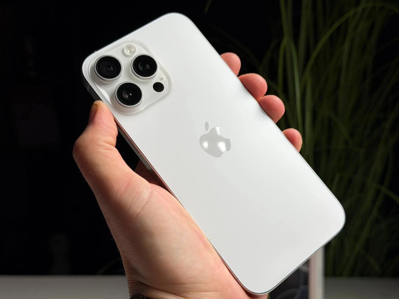 ВЖИВАНИЙ Б/У Apple iPhone 16 Pro Max 512GB White Titanium (MYX13) - Состояние: хороший | Аккумулятор: 97% | Комплектация: полный | Гарантия: 3 мес.