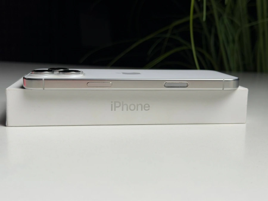 ВЖИВАНИЙ Б/У Apple iPhone 16 Pro Max 512GB White Titanium (MYX13) - Стан: гарний | Акумулятор: 97% | Комплектація: повний | Гарантія: 3 міс.