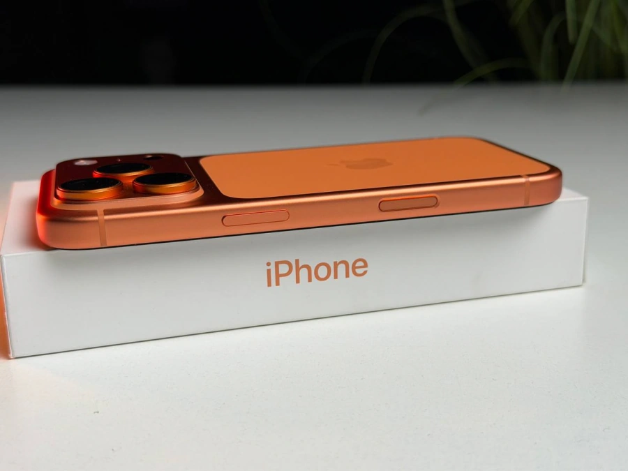 ВЖИВАНИЙ Б/У Apple iPhone 17 Pro 256GB eSim Cosmic Orange (MG7L4, MG864) - Состояние: идеальный | Аккумулятор: 100% | Комплектация: полный | Гарантия: 3 мес.