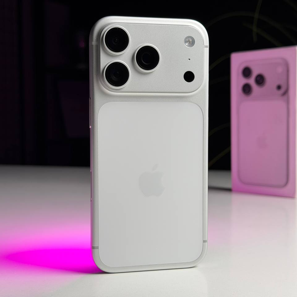 ВЖИВАНИЙ Б/У Apple iPhone 17 Pro 256GB Silver (MG8G4) - Состояние: хороший | Аккумулятор: 100% | Комплектация: полный | Гарантия: 3 мес.