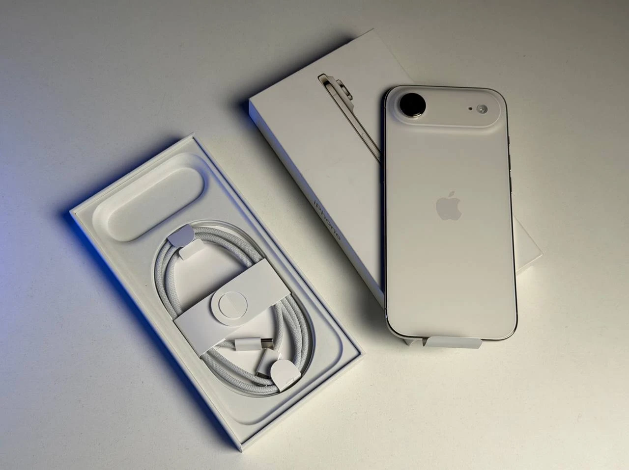 ВЖИВАНИЙ Б/У Apple iPhone Air 256GB Light Gold (MG2N4, MG1A4, MG294) - Состояние: хороший | Аккумулятор: 100% | Комплектация: полный | Гарантия: 3 мес.