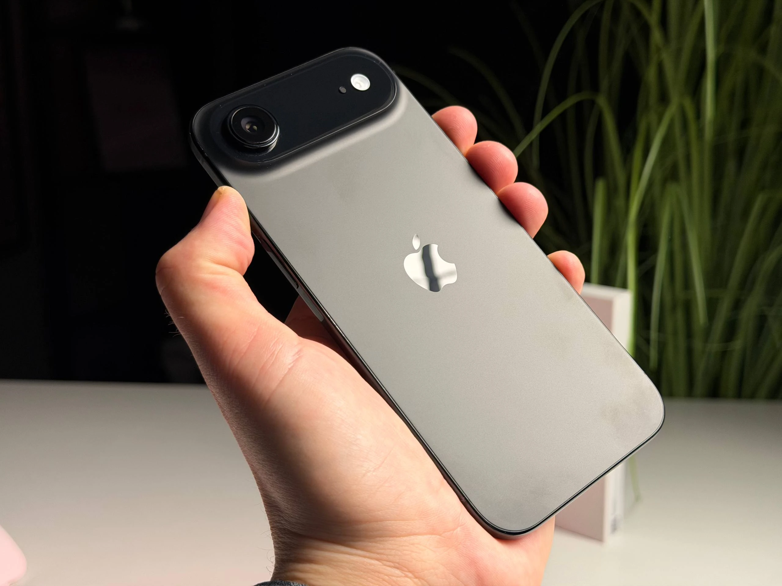 ВИТРИННЫЙ Apple iPhone Air 256GB Space Black (MG2L4, MG184, MG274) - Состояние: идеальный | Аккумулятор: 100% | Комплектация: полный | Гарантия: 12 мес.