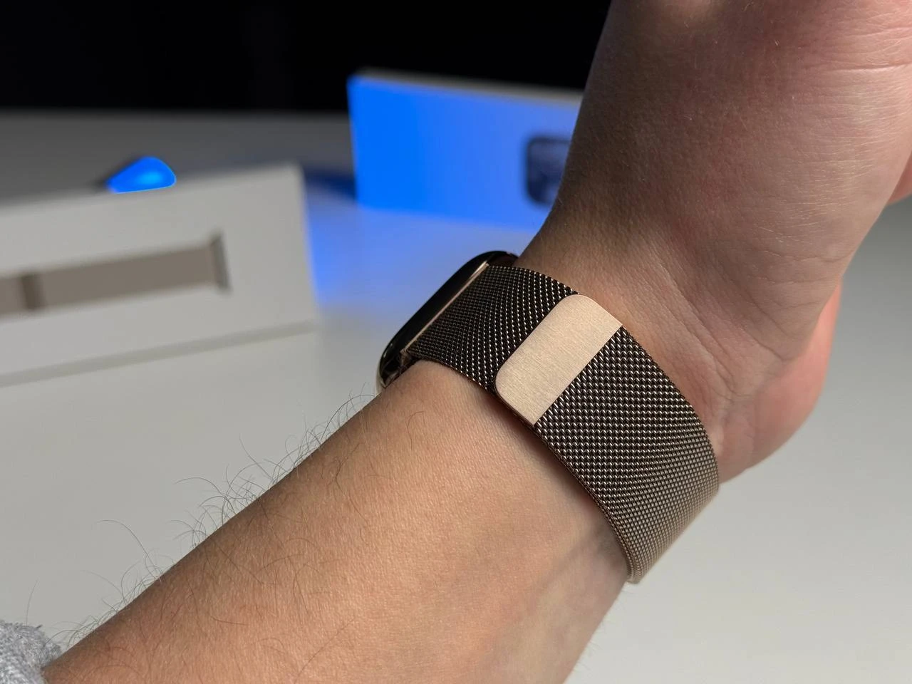 ВЖИВАНИЙ Б/У Apple Watch Series 10 GPS + Cellular 46mm Gold Titanium Case with Gold Milanese Loop - M/L (MX003) - Состояние: идеальный | Аккумулятор: 98% | Комплектация: полный | Гарантия: 3 мес.