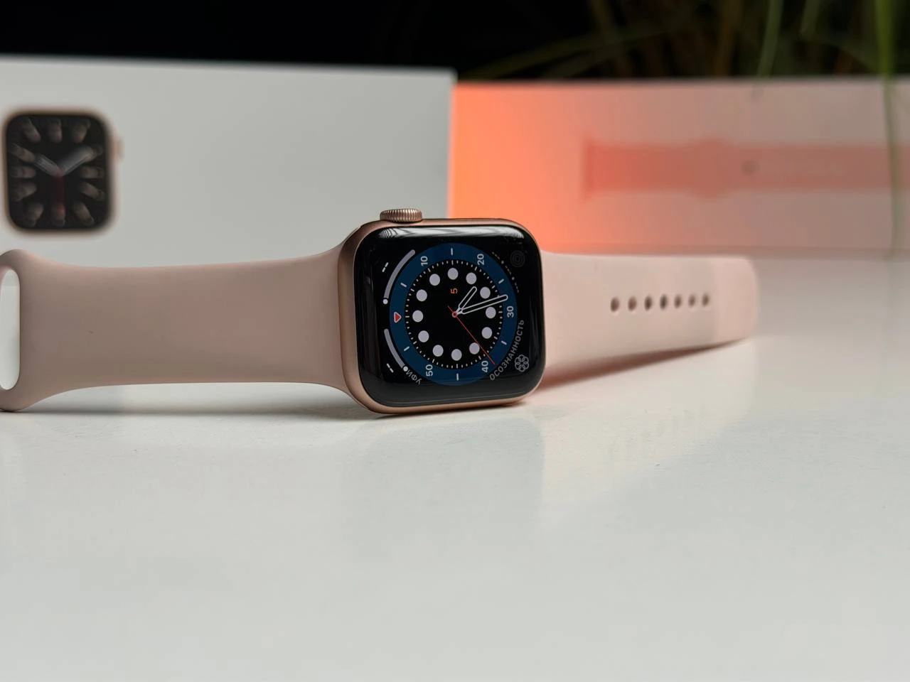 ВЖИВАНИЙ Б/У Apple Watch Series 6 GPS 40mm Gold Aluminum Case with Pink Sand Sport Band (MG123) - Состояние: хороший | Аккумулятор: 84% | Комплектация: полный | Гарантия: 3 мес.