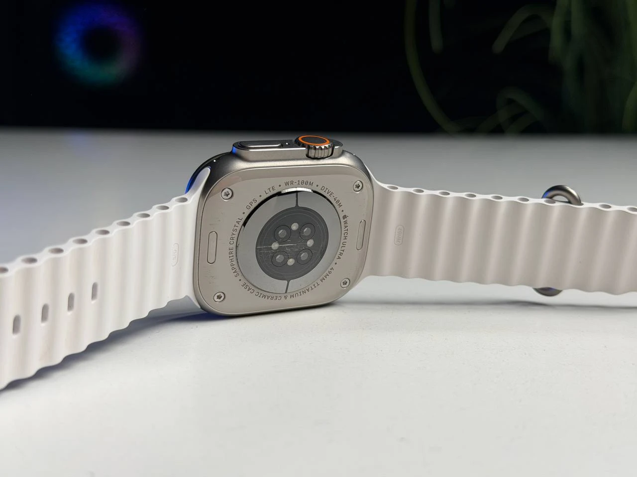 ВЖИВАНИЙ Б/У Apple Watch Ultra 2 GPS + Cellular 49mm Titanium Case with White Ocean Band (MREJ3) - Состояние: хороший | Аккумулятор: 96% | Комплектация: часы, кабель | Гарантия: 3 мес.