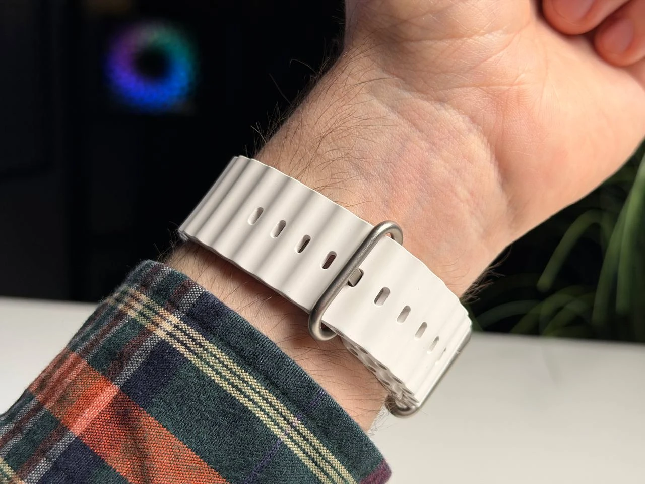 ВЖИВАНИЙ Б/У Apple Watch Ultra 2 GPS + Cellular 49mm Titanium Case with White Ocean Band (MREJ3) - Состояние: хороший | Аккумулятор: 96% | Комплектация: часы, кабель | Гарантия: 3 мес.