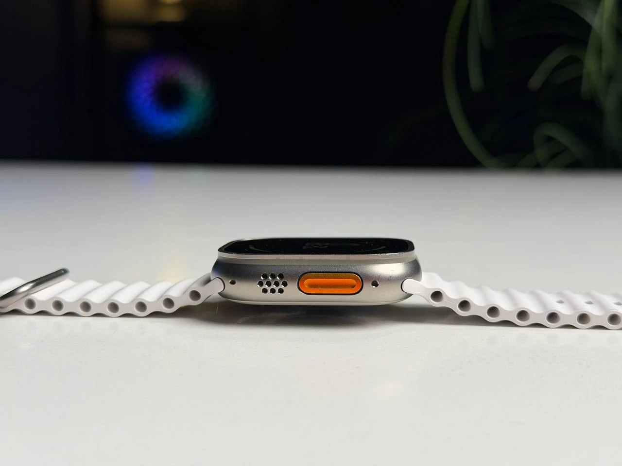 ВЖИВАНИЙ Б/У Apple Watch Ultra 2 GPS + Cellular 49mm Titanium Case with White Ocean Band (MREJ3) - Состояние: хороший | Аккумулятор: 96% | Комплектация: часы, кабель | Гарантия: 3 мес.