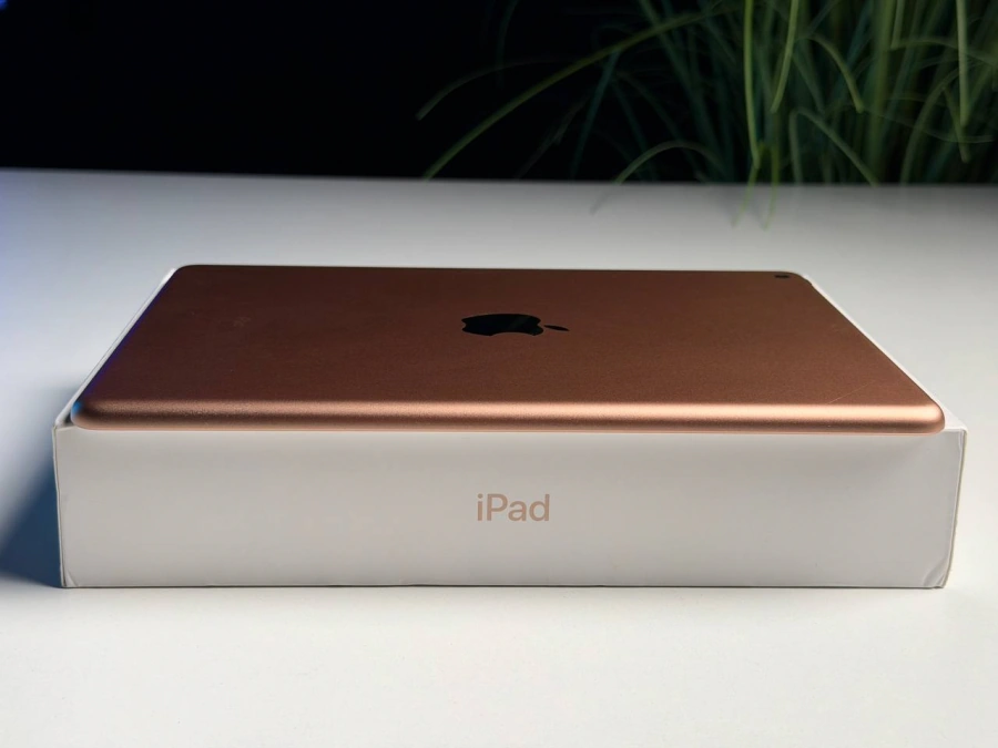 ВЖИВАНИЙ Б/У iPad 2018 Wi-Fi 32GB Gold (MRJN2) - Стан: гарний | Акумулятор: 90% | Комплектація: повний | Гарантія: 3 міс.