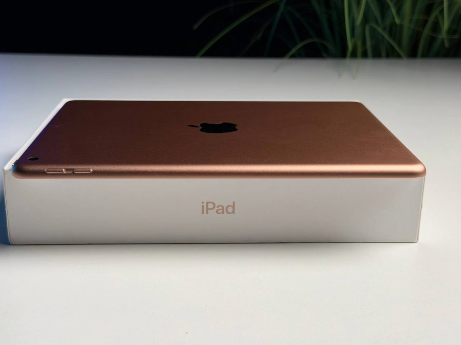 ВЖИВАНИЙ Б/У iPad 2018 Wi-Fi 32GB Gold (MRJN2) - Стан: гарний | Акумулятор: 90% | Комплектація: повний | Гарантія: 3 міс.