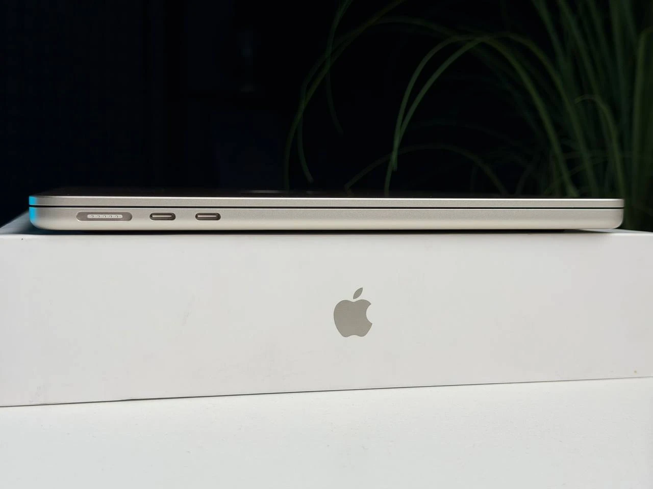 ВЖИВАНИЙ Б/У MacBook Air 13" M3/8CPU/10GPU/8GB/512GB Starlight 2024 (MRXU3) - Стан: гарний | Акумулятор: 100% | Комплектація: повний + накладка | Гарантія: 3 міс.