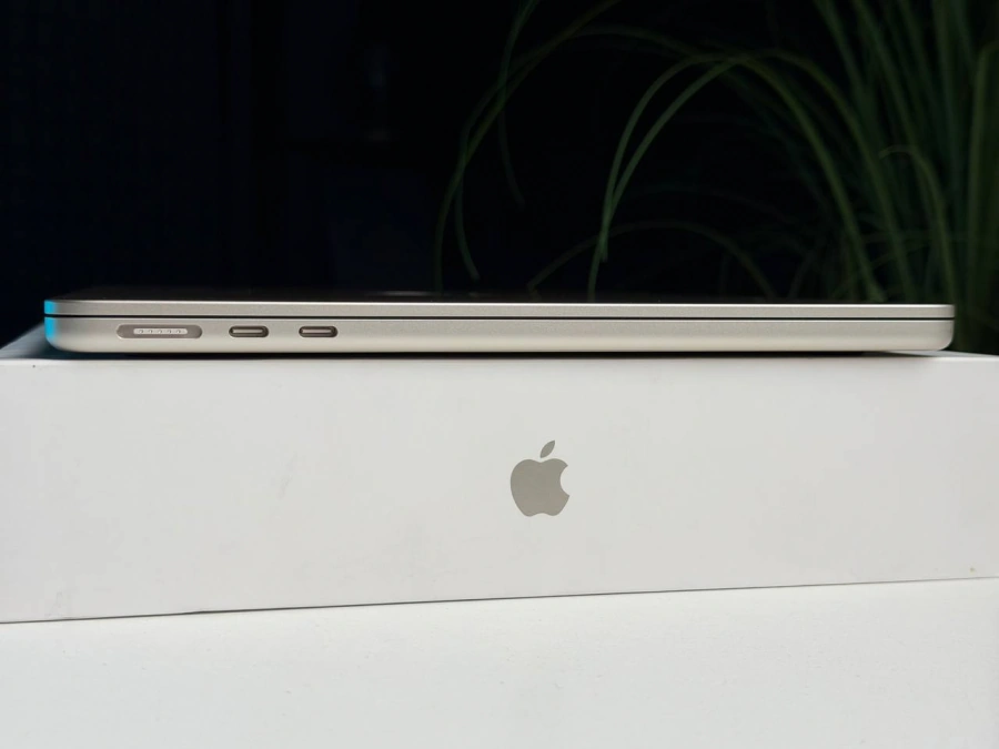 ВЖИВАНИЙ Б/У MacBook Air 13" M3/8CPU/10GPU/8GB/512GB Starlight 2024 (MRXU3) - Стан: гарний | Акумулятор: 100% | Комплектація: повний + накладка | Гарантія: 3 міс.